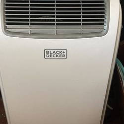 BLACK AND DECKER PORTABLE AC USED VERY GOOD