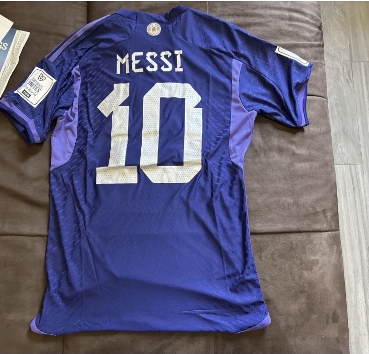 Authentic Messi #10 Argentina Away XLarge Slim Fit Jersey 3 star World Cup  jersey W/Tag for Sale in Hacienda Heights, CA - OfferUp