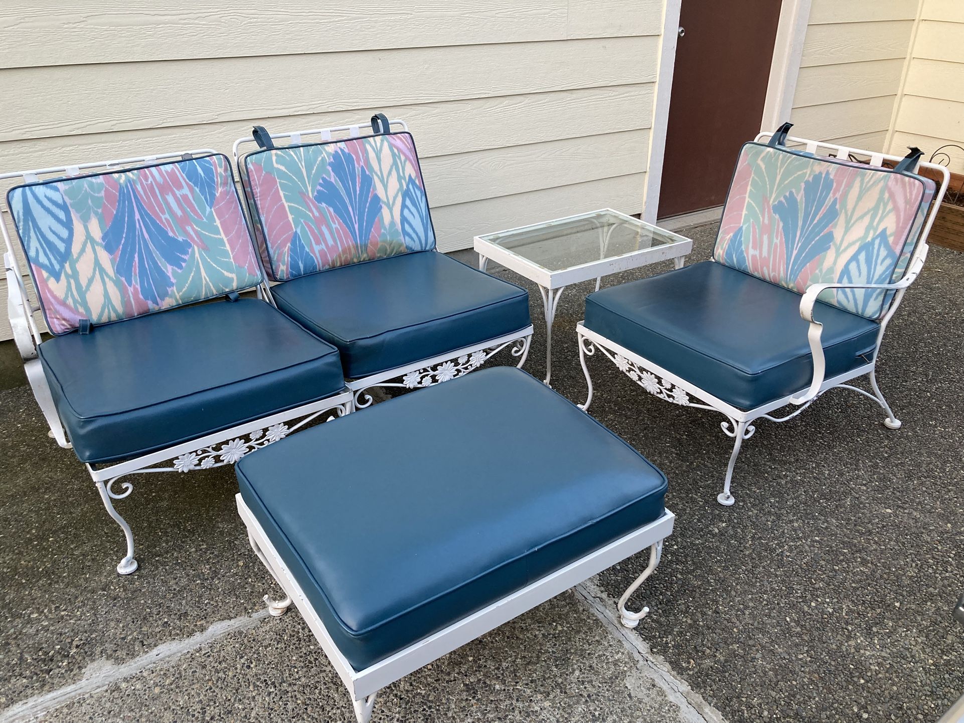 Mid Century MCM White Woodard Modular 5 Piece Couch With Blue Vinyl Upholstery & side table