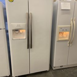 FRIGIDAIRE WHITE SIDE BY SIDE REFRIGERATOR 