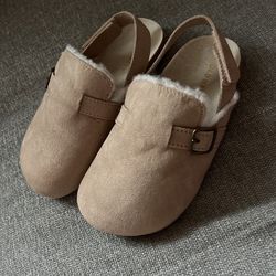Brand New Old Navy Slip On Moccasins Toddler/Girl Size 10