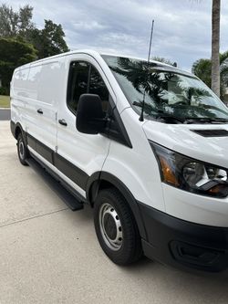 2023 Ford Cargo