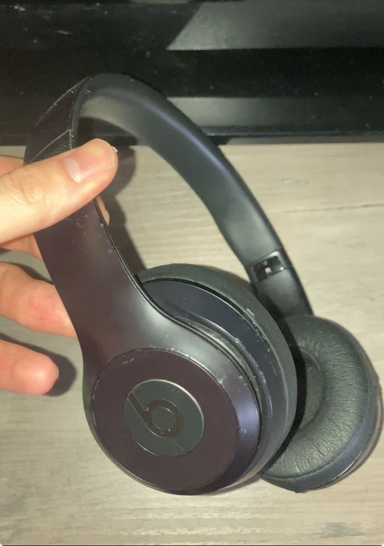 Beats Solo 3 (read Description)