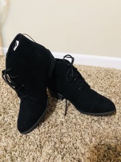 Women’s boots size 6,size8