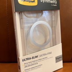 New iPhone 15 Pro Max Symmetry Series MagSafe Case (Clear Stardust Glitter)