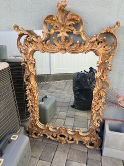 Mid-Century Italian Rococo Hand-Carved Gilt-Wood Looking Glass Mirror