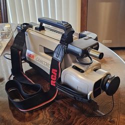 Vintage RCA Camcorder CC390 Vhs 1980s / Collectible / Collector / Memorabilia / Decorative / Decor / Retro / Cassette / Man Cave / Great Gift / 80s 