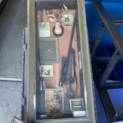 Shadow box wall decor