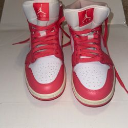 Nike Air Jordan 1 Retro Sneakers Women’s 9 Mid Strawberries & Cream BQ6472-186