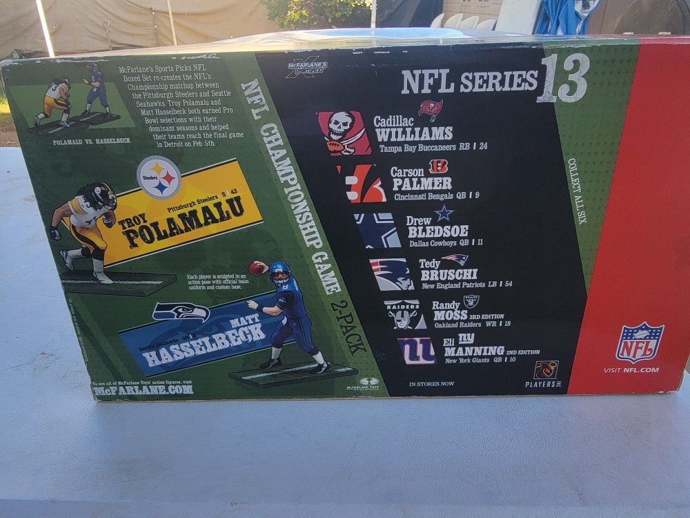 Super Bowl XL Troy Polamalu Matt Hasselbeck Figure