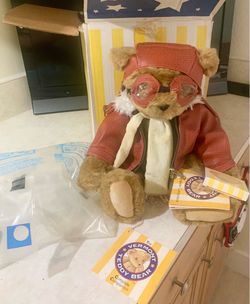 The Vermont Teddy Bear Company Pilot Aviator Jointed 17" Brown Bomber Jacket new with box. Pick up in Ennis on North Sherman St. cash or Venmo