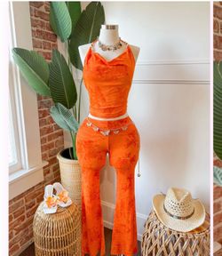 Karol G Latina foreva set orange size medium