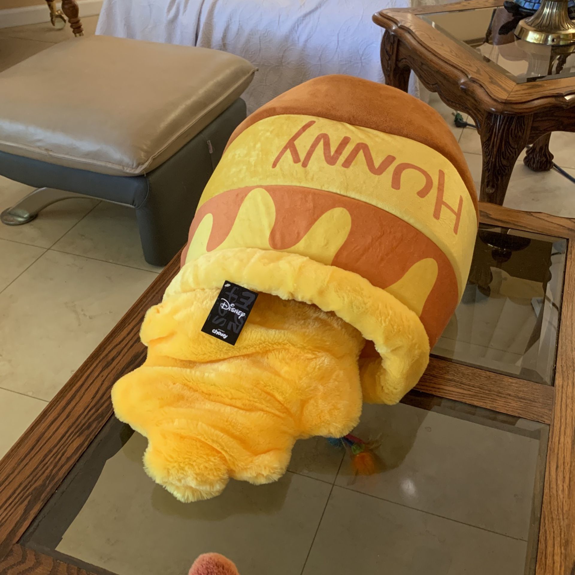 Disney’s Pooh Bear Cat Bed With Tags Attached