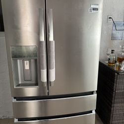 Frigidaire Gallery 22 Cu Ft. Fridge
