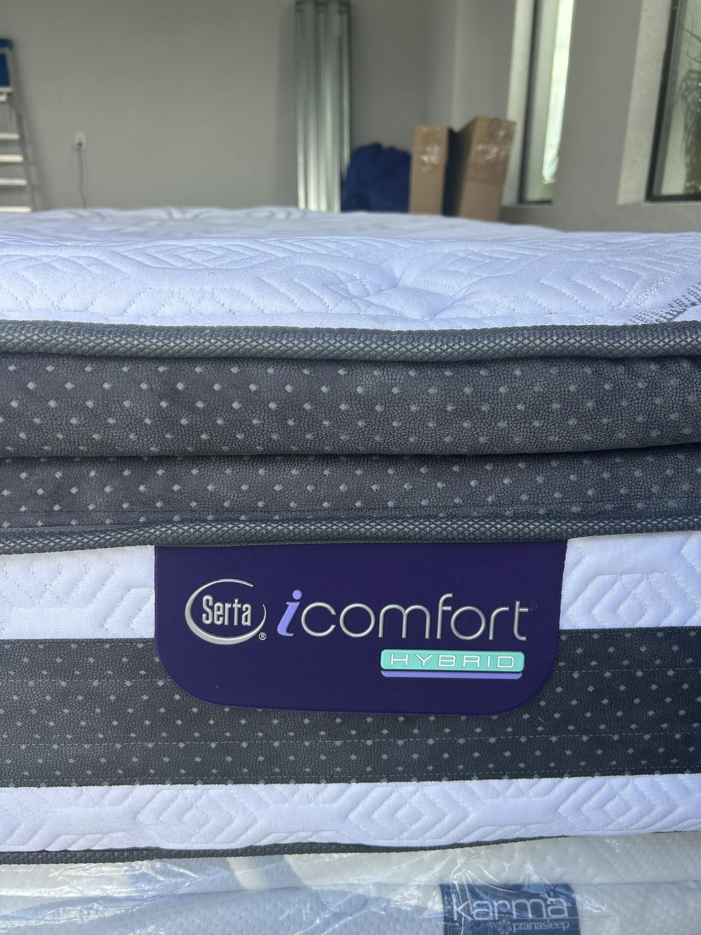 King Serta I Comfort 14 “ pillowtop mattress as like new as it gets I can deliveri or come see first   Retail $2,489 Your Price $575 