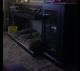 Entertainment center