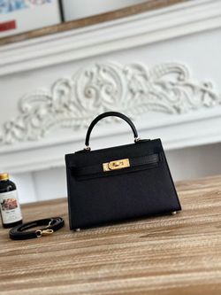 Bag 💼 for a woman, luxury brand
