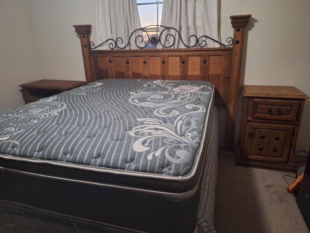 Bed Room Set, With 2 Night Stands, Box Spring, and Mattress. $250 OBO