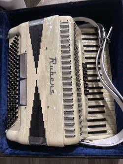 Rubens Accordion – Fully Working – New Straps & Bellows Pad