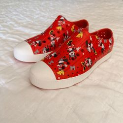 NEW Disney x Native Minnie Mouse Slip On Shoes Sneakers Womens 9 Red Jefferson