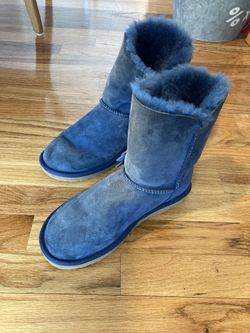 UGG Bailey Button Poppy Blue Size 6