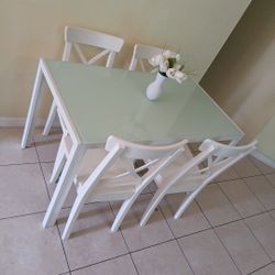Dinningroom Table Set 