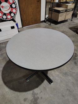 3ft Table / no chairs