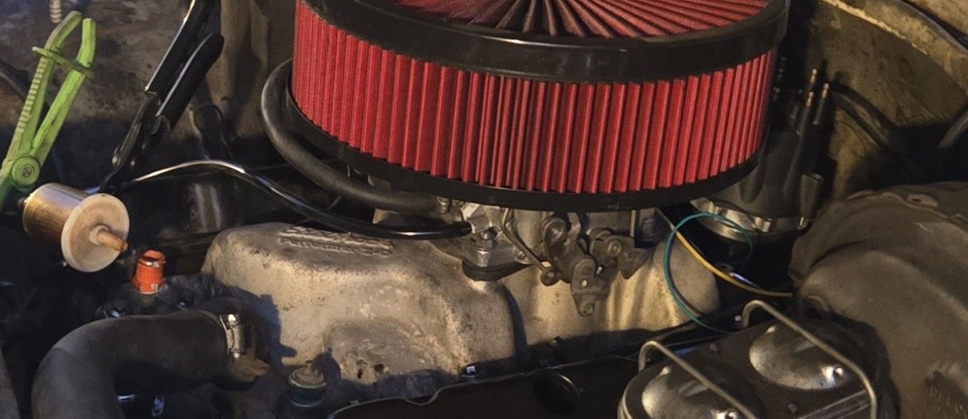 BBC Round Port Intake Manifold And Edelbrock Carburetor