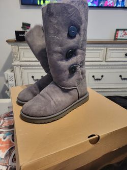 Women Gray Ugg Boots