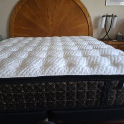 KING SIZE MATTRESS and BOX SPRING by Aireloom