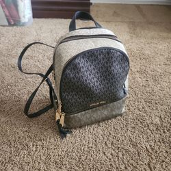 Michael Kors Handbag (Medium)