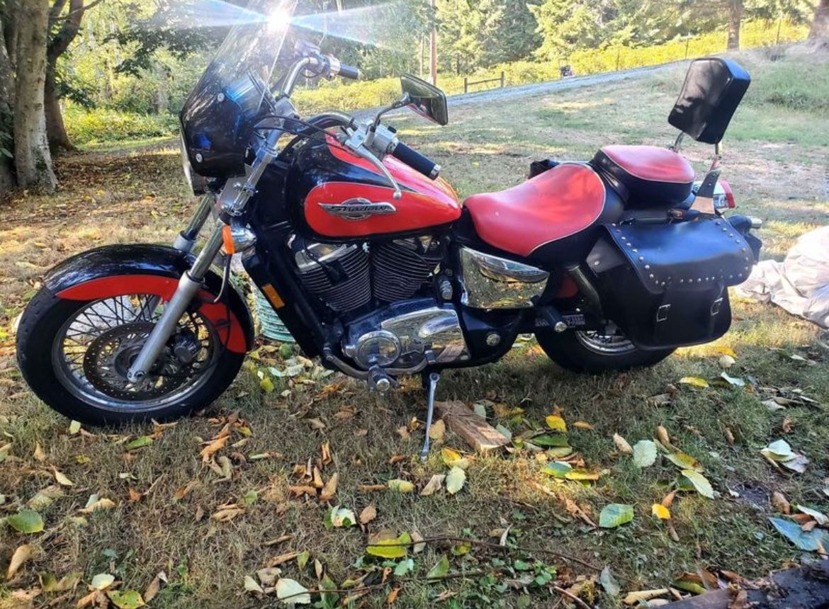 1996 Honda VT 1100 Shadow Motorcycle