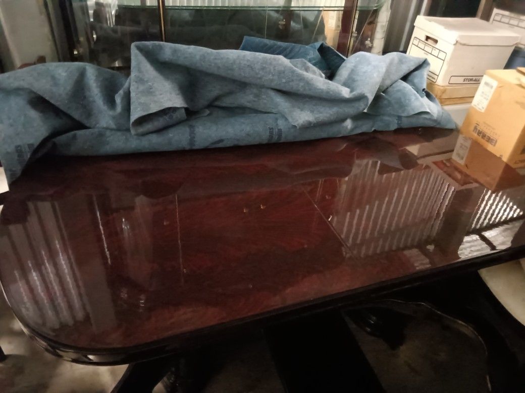 DINNING ROOM TABLE