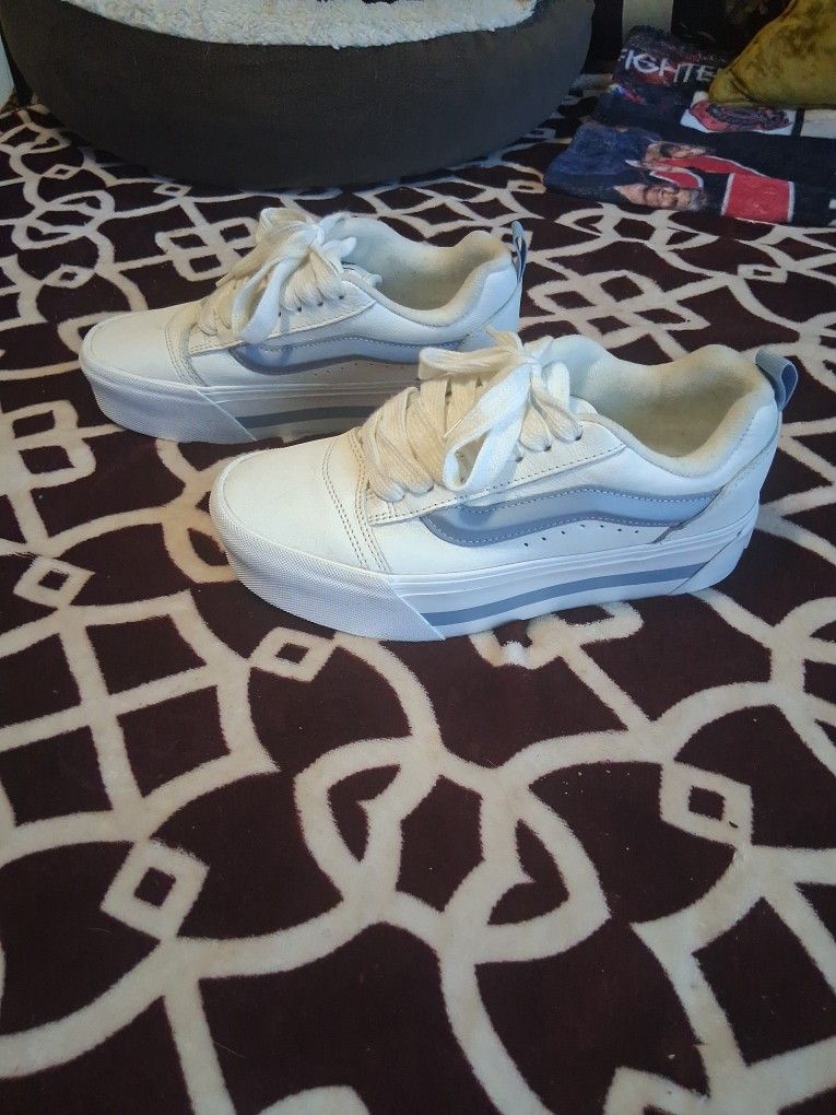 Woman's Vans 7½