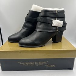 NEW Thalia Sodi Tully Faux Leather Ankle Boots Women’s 9 Black NIB
