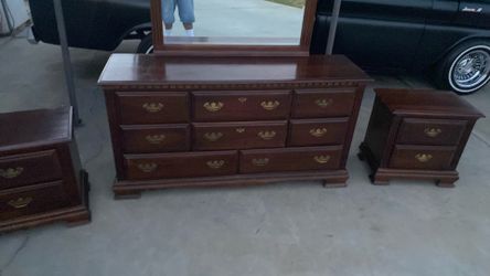 Dresser with mirror to small dressers