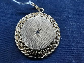 Yellow Gold 14k (.585) 11 grams