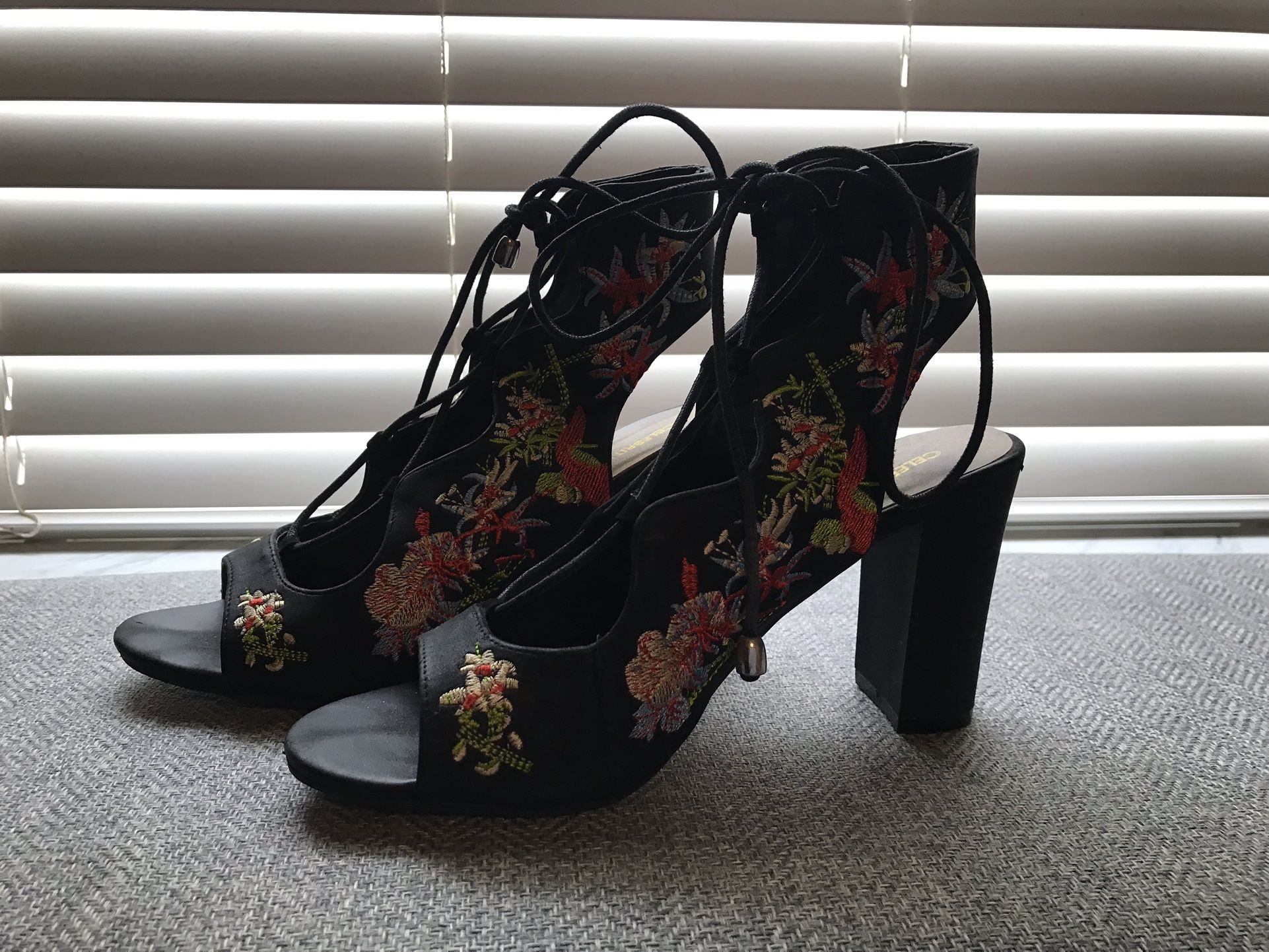 Celebrity Pink Black Embroidered Lace up Heels Size 7