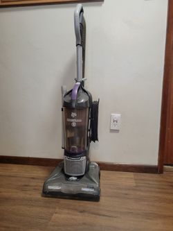 Dirt Devil PowerMax Bagless easy clean