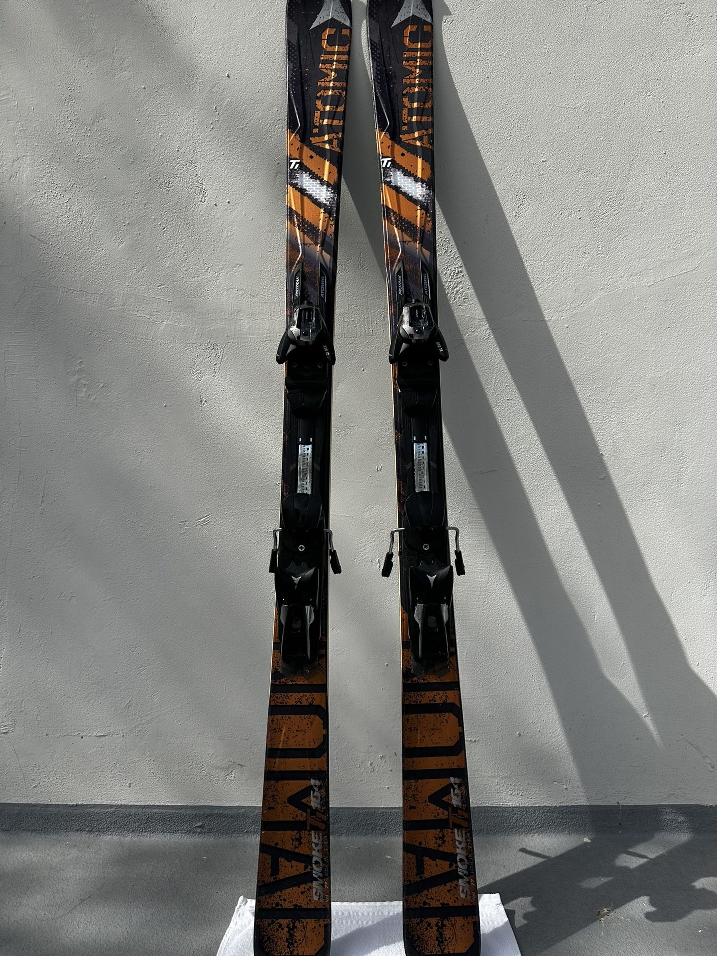Atomic Smoke Skis T1 Nomads Size 164