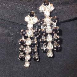 vintage clip on earrings 1960s / 1970s