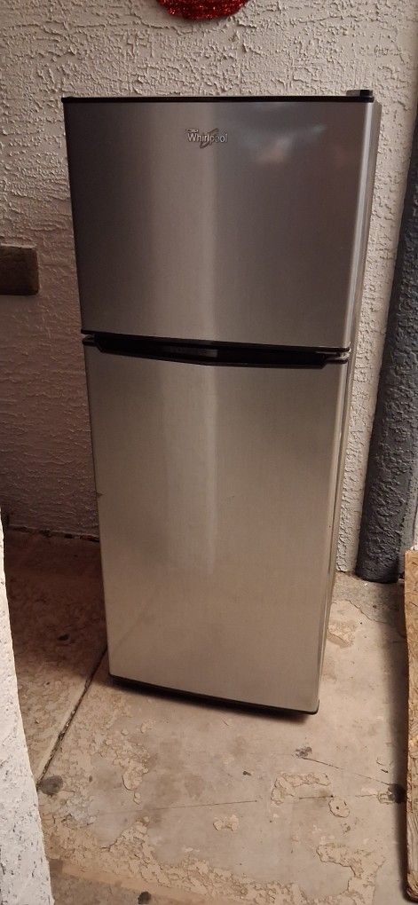 World pool refrigerator 