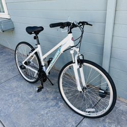 SCHWINN DSB HYBRID BIKE 700cc Wheels 