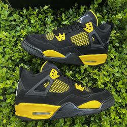 Size 5y 6.5w  - Jordan 4 Retro Mid Thunder