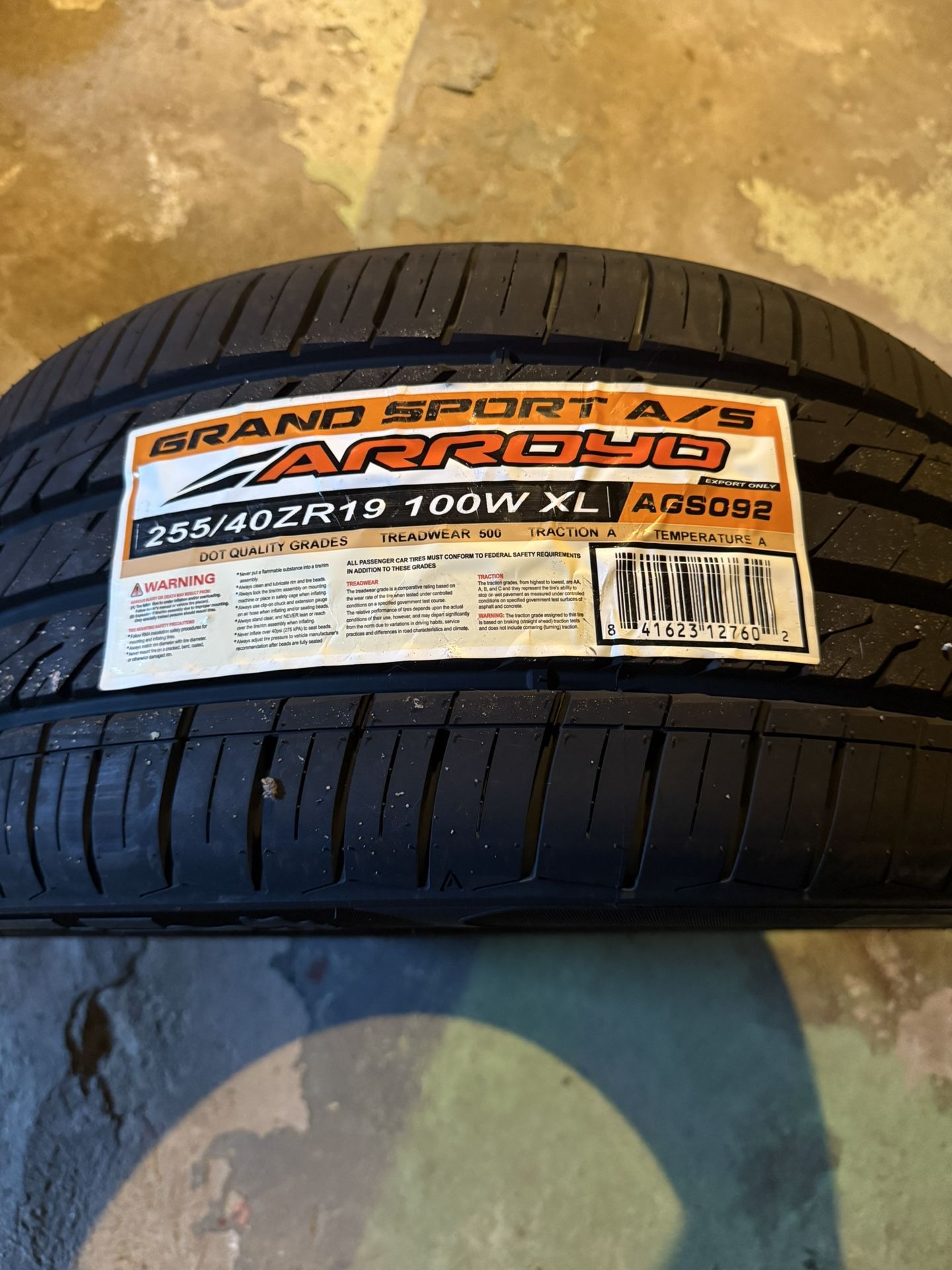 Arroyo Grand Sport A/S UHP All Season 255/40ZR19 100W XL Passenger Tire