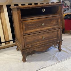 Nightstand 