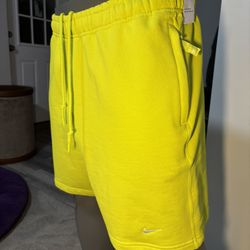 NikeLab Men Medium Solo Swoosh Loose French Terry Shorts Lime Green Fleece