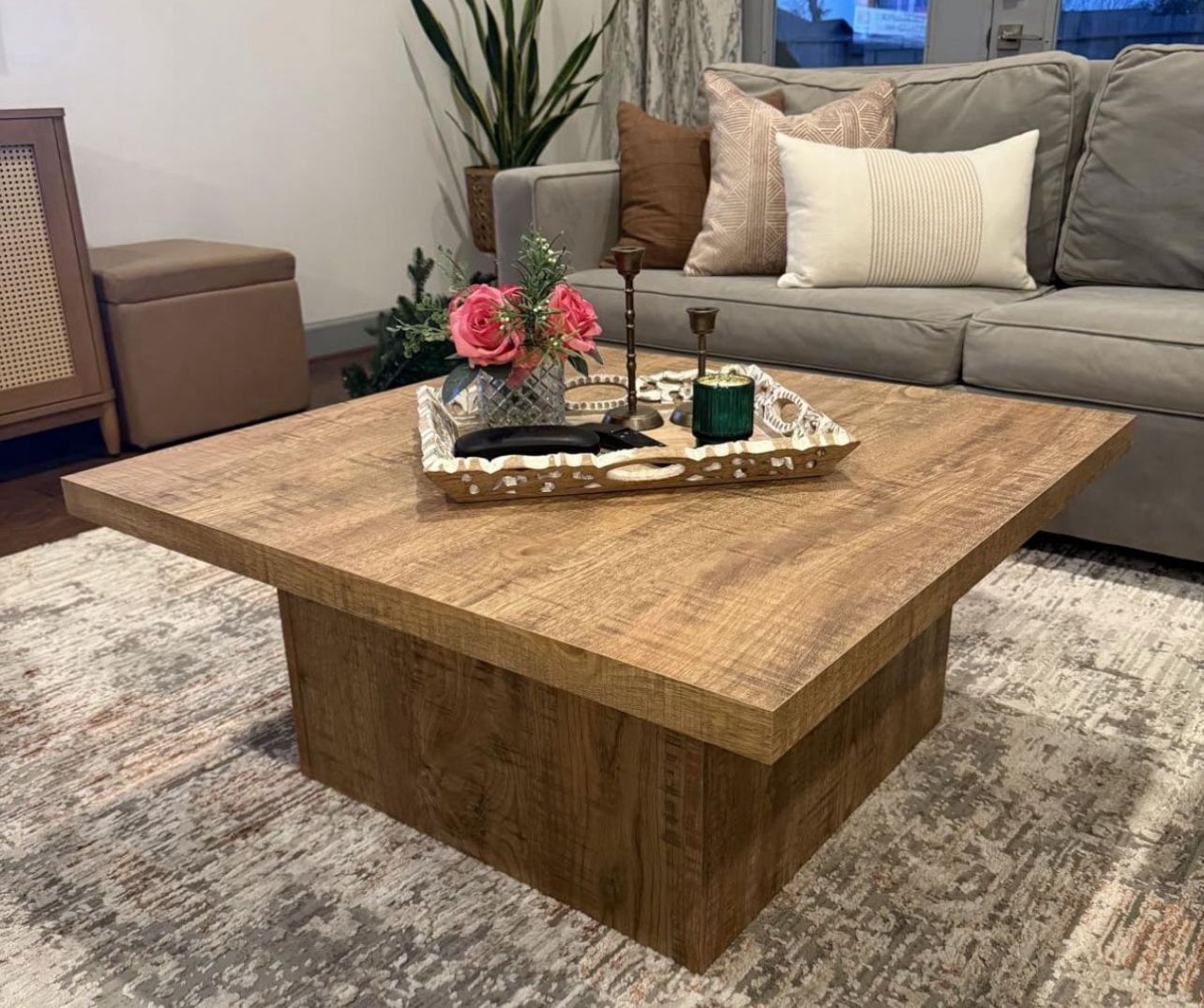 New coffee table in box 199