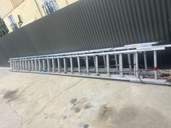 Escalera de 50 pies de aluminio, casi perfectas muy barata