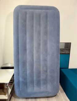 Self-inflating air mattresses
